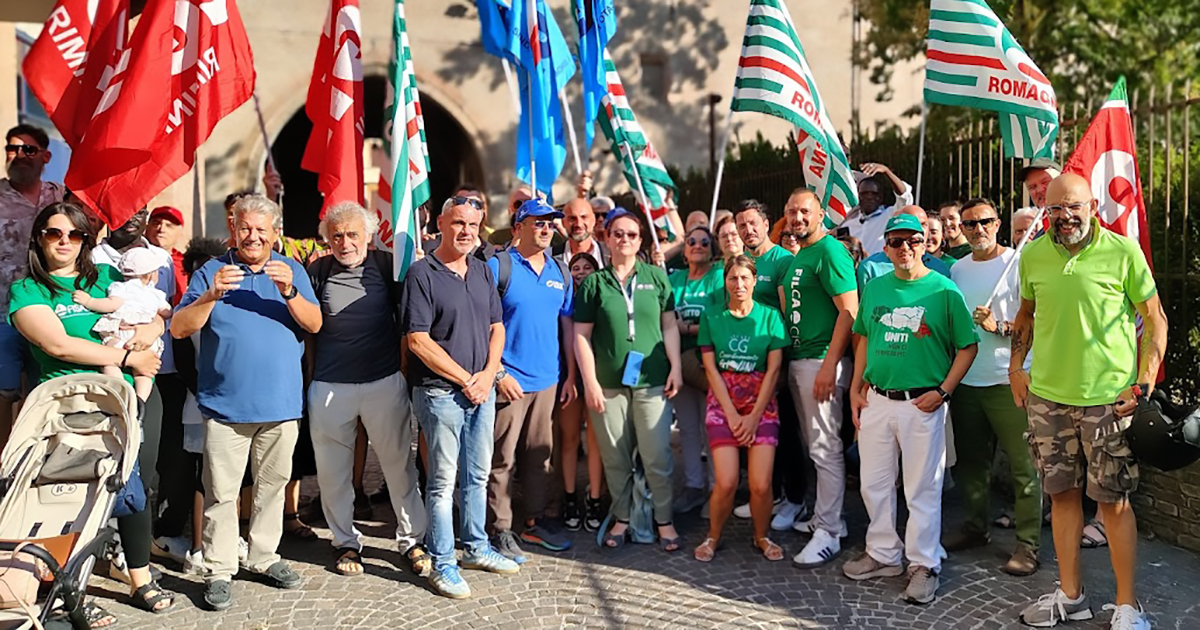 Diritto alla casa: la piazza di Rimini si fa sentire